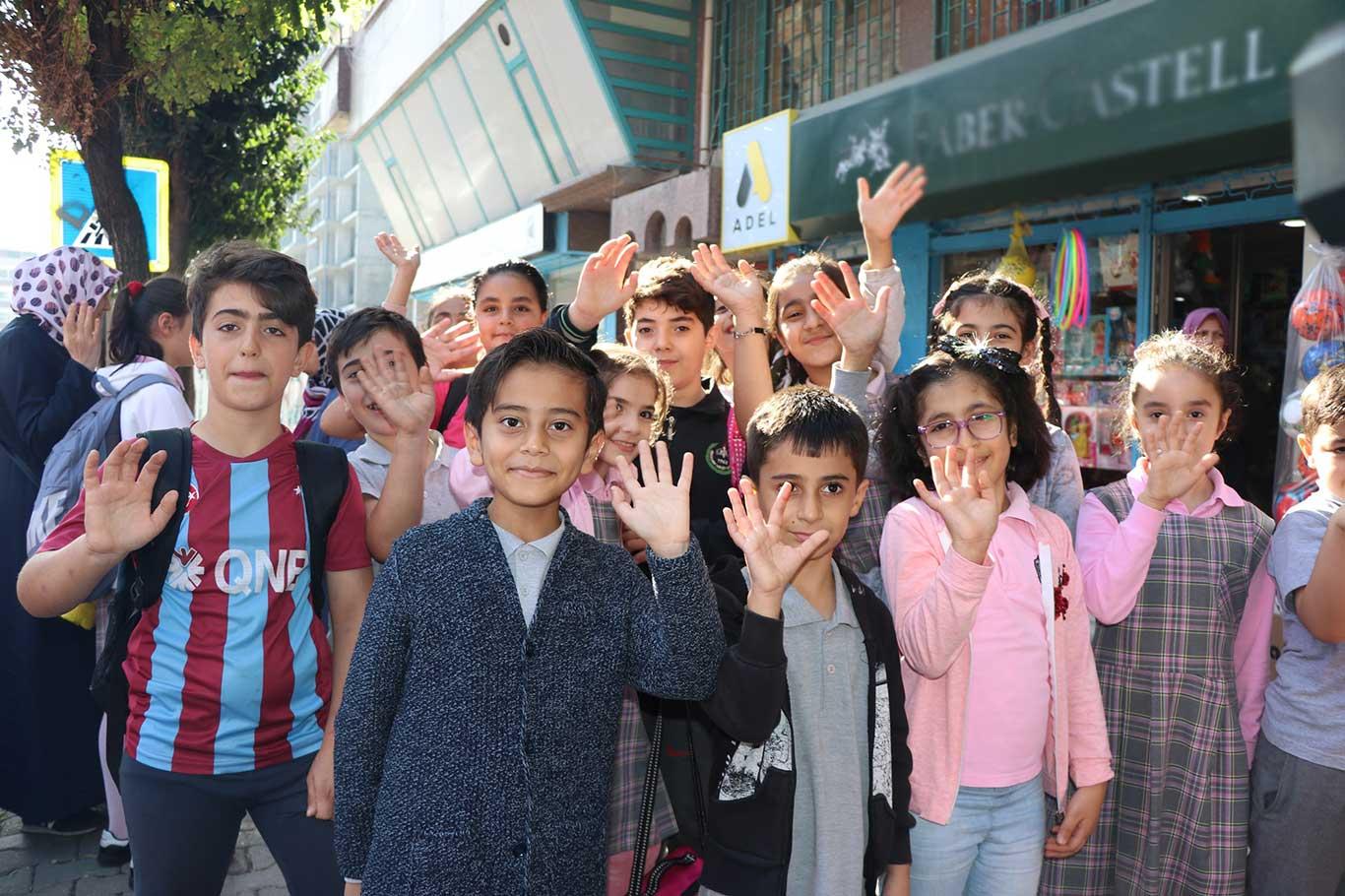 "Tatilde gezilere gidip oyunlar oynayacağız" "Tatilde gezilere gidip oyunlar oynayacağız"